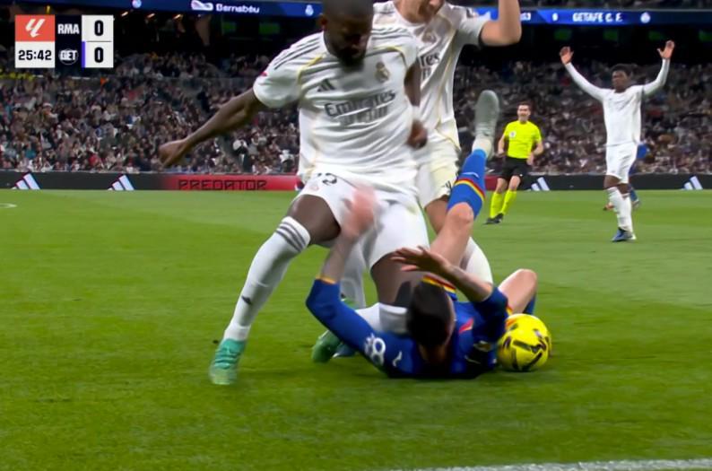 开云-西媒：裁判界均认定吕迪格应禁赛4-12场，当值VAR重大失误