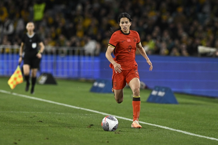 开云官网-北青：陈巧珠、唐佳丽缺席女足合练，前者伤情不影响接下来比赛