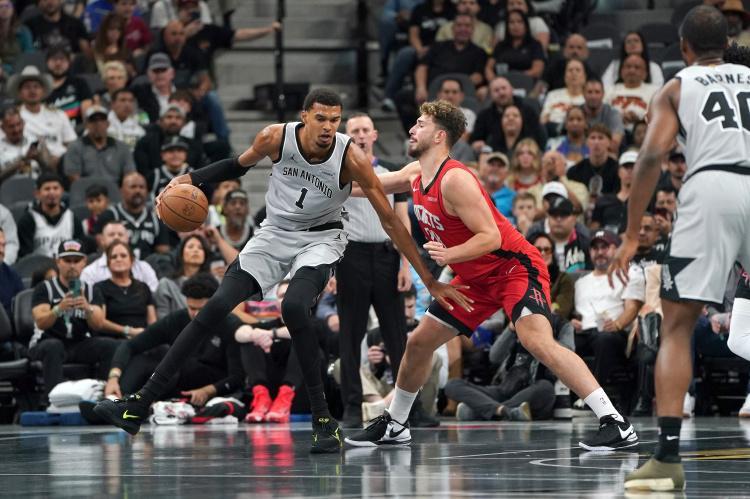 开云-火箭战胜马刺 乌度卡认死理是赢球的关键 谢泼德或改变建队策略