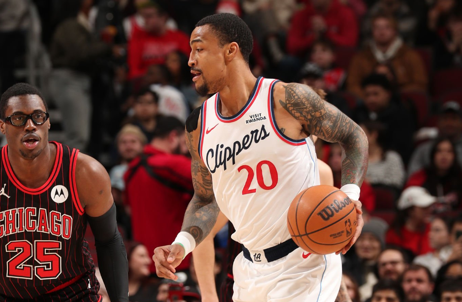 开云app-锋线大将的进攻效率还在不断提升，快船为什么不能给他多些球权？